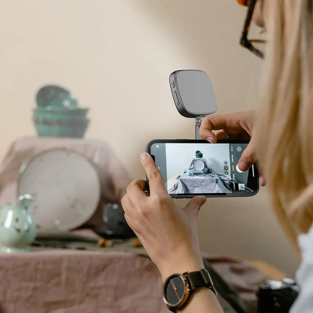 Mini Magnetic Selfie Light – 3 Modes, Adjustable Brightness
